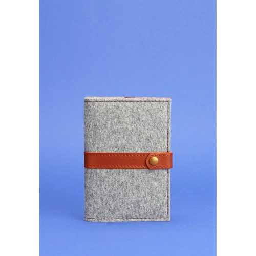 Женская обложка для паспорта BlankNote 1.1 коричневая (BN-OP-1-1-felt-k): Формат кошелька Вертикальный