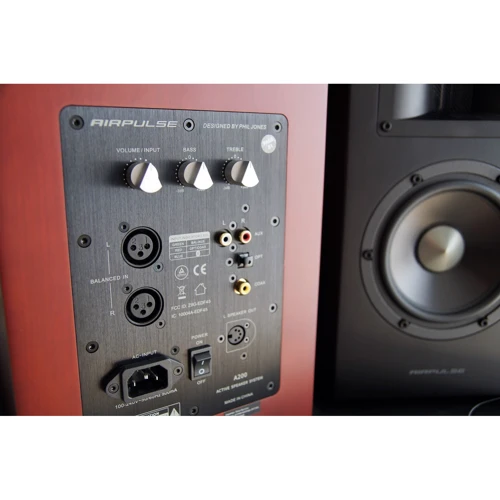 Акустическая система Edifier AirPulse A200 Brown 2.0 130W Bluetooth: Материал корпуса дерево