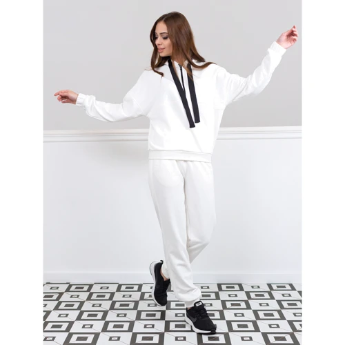 

Костюм брючный Luzana Шейн 42-44 белый