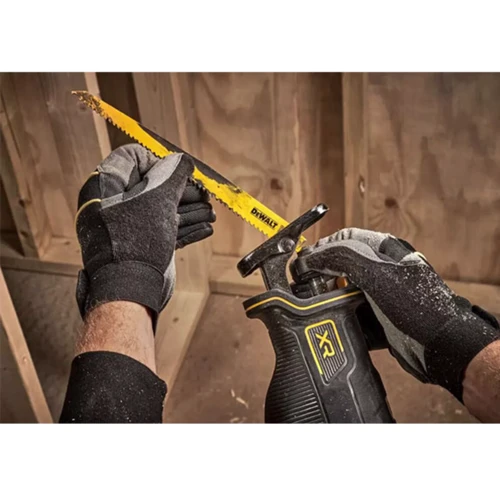 Пила шабельна DeWALT DCS382N UA (без АКБ та ЗП)