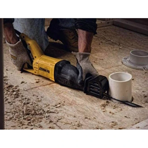 Пила сабельная DeWALT DWE305PK UA