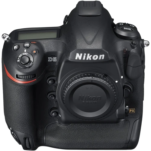 Nikon D5-b body XQD (VBA460AE) UA: Размер матрицы, мм 36x24 мм