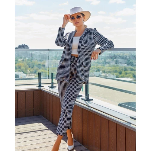 

Костюм брючный Issa Plus 12188A 42 черный