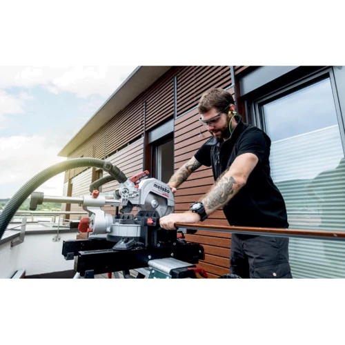 Дисковая пила Metabo KGS 18 LTX BL 216 (614216850): Конструкция Настольная
