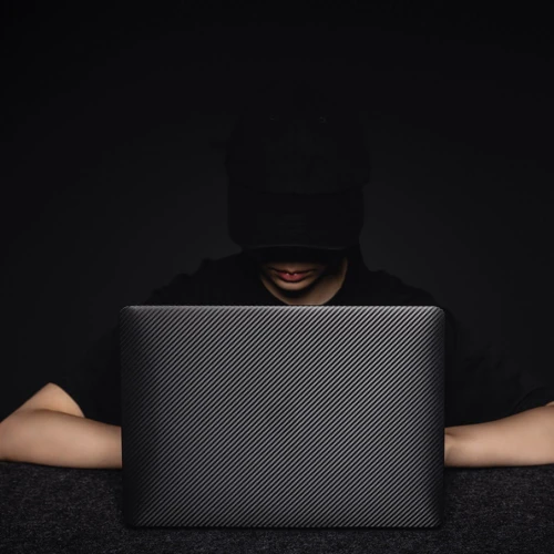 SwitchEasy Protective Case Carbon Black (SMBP13059BB22) для MacBook Pro 13" 2016-2020 / Pro 13" M1 / Pro 13" M2 фото 6