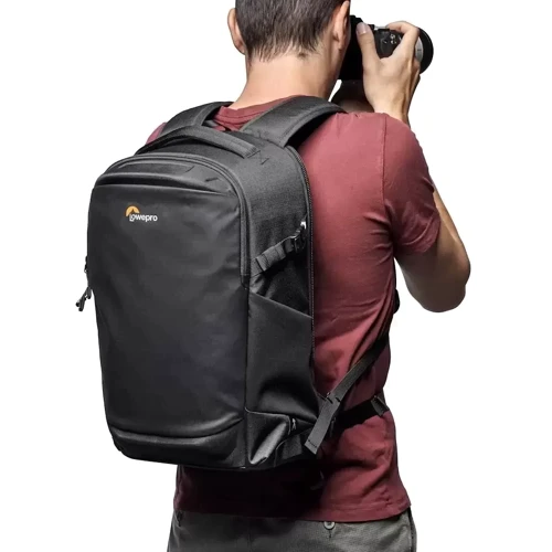 Lowepro Flipside BP 300 AW III Black (LP37350-PWW): Вместимость DSLR камера с объективом 70-200mm f/2.8, 13'' ноутбук, 10'' планшет, 3-4 объектива или вспышки, комп