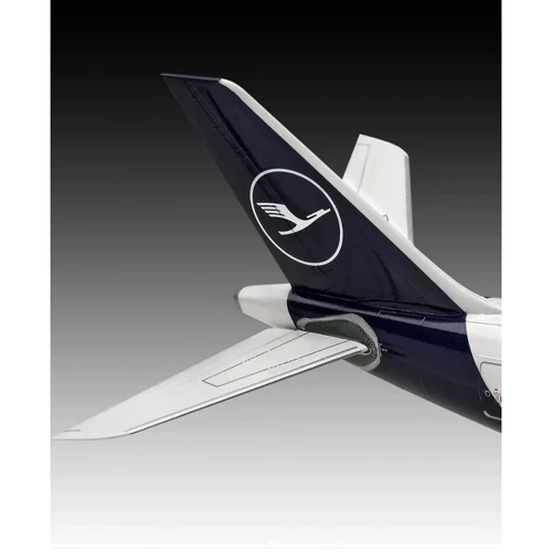 Сборная модель Revell Самолет Airbus A330-300 Lufthansa уровень 4 масштаб 1:144 (RVL-03816) фото 6