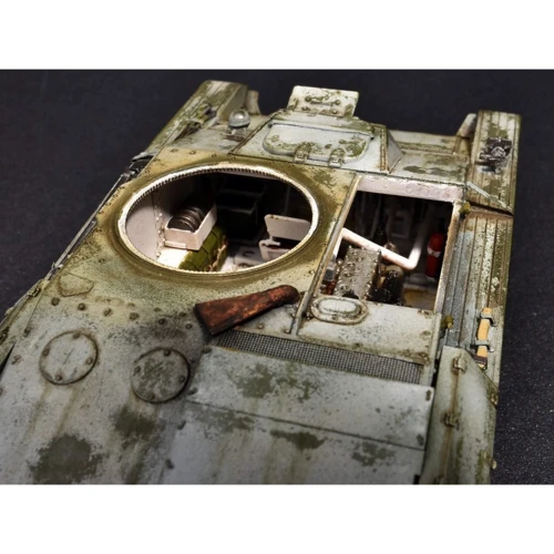 Збірна модель MiniArt Радянський легкий танк Т-60 заводу №37, ранніх випусків з інтер'єром (MA35224) фото 6