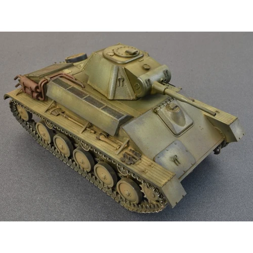 Збірна модель MiniArt Радянський легкий танк T-70M з екіпажем, спеціальна версія (MA35194)