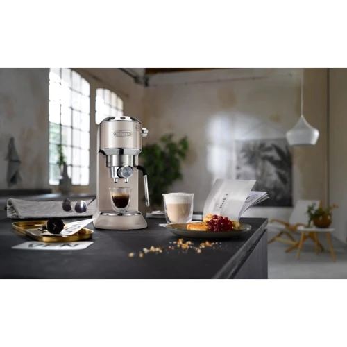Кофеварка DeLonghi EC 885 BG фото 8