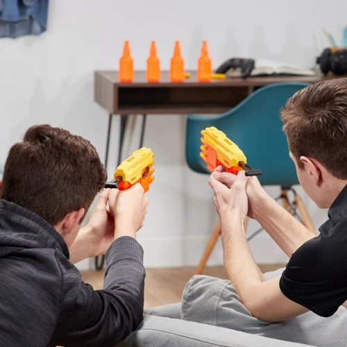 Набір з мішенями і двома бластерами Hasbro Nerf Alpha Strike Fang QS-4 (E7563): Матеріал пластик