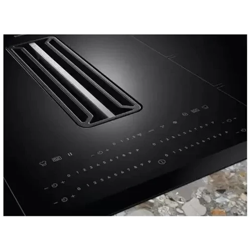 Варочная поверхность Electrolux KCC85450: Расположение панели Спереди посередине