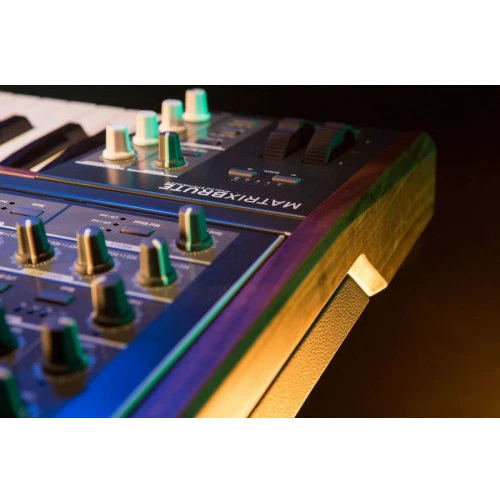 Синтезатор аналоговый Arturia MatrixBrute+Flightcase