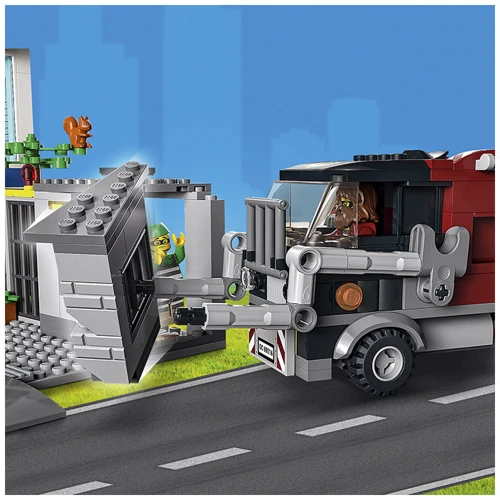 Конструктор LEGO City Полицейский участок (60316) фото 5