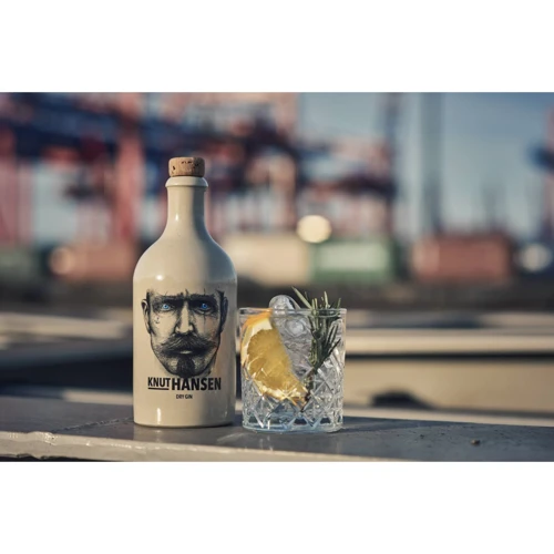 Набор джин Knut Hansen Dry 0.5 л 42% + 2 стакана в коробке (STA4262398470117): Объем, л 0.5