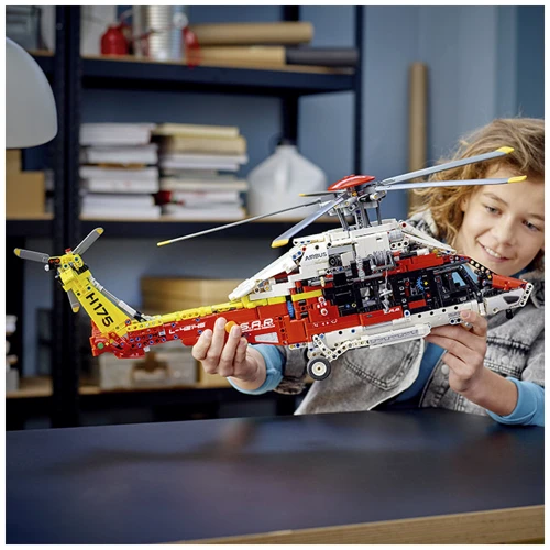 Конструктор LEGO Technic Рятувальний вертоліт Airbus H175 (42145) фото 8