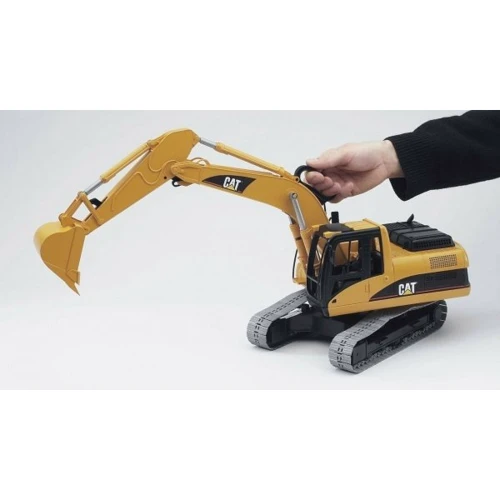 Гусеничный экскаватор Bruder CAT М1:16 (02438)
