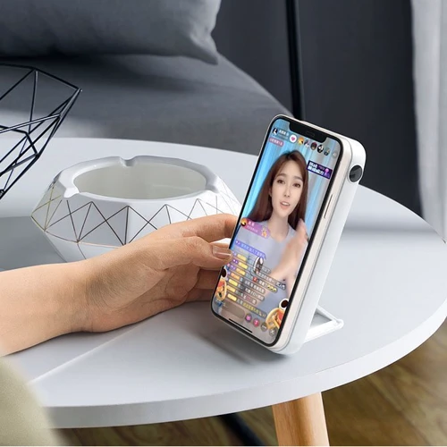 Зовнішній акумулятор iWalk Power Bank 20000mAh PowerStand Mag White (UBP20000M-WH): Особливості С дисплеем, Поддержка MagSafe, Компактный размер, Индикатор заряда, быстрая зарядка, беспроводная зарядка