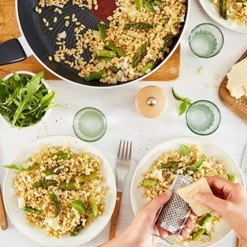 Сковорода Tefal Start&Cook 24 см (C2770453): Антипригарное покрытие Titanium