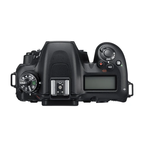 Nikon D7500 kit (16-80mm) VR: Тип матрицы CMOS