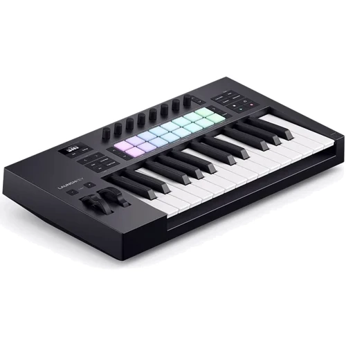 MIDI клавіатура NOVATION Launchkey 25 MK4 (236476): Розмір клавіш Полноразмерные