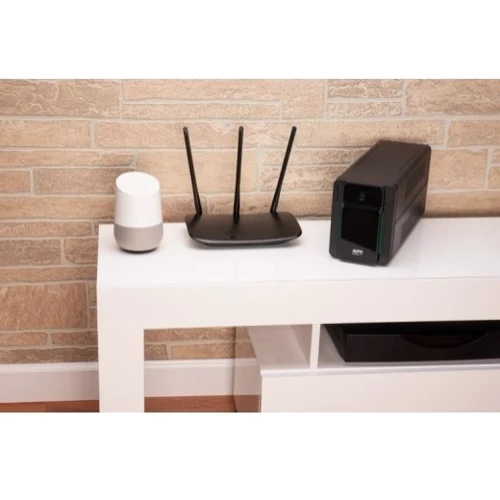 APC Back-UPS 900VA IEC (BVX900LI): Тип архитектуры Линейно-интерактивный (line-interactive)