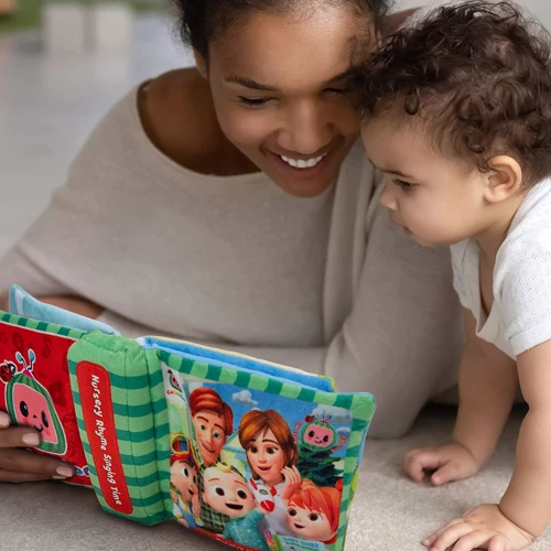 Розвиваюча іграшка CoComelon Feature Roleplay Музична плюшева книга (CMW0025)