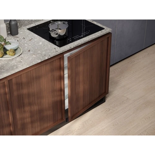 Встраиваемый холодильник Electrolux LSB2AE82S: Количество компрессоров 1