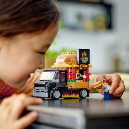 Конструктор LEGO City Грузовик с гамбургерами 194 деталей (60404) фото 4