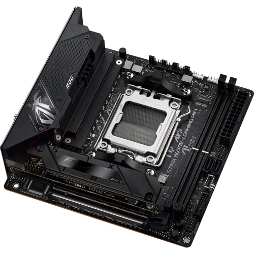 ASUS ROG STRIX B650E-I GAMING WIFI: Разъемы на плате M.2