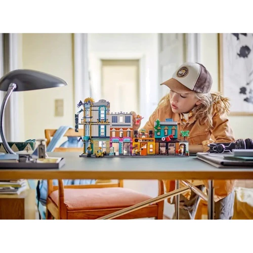 Конструктор LEGO Creator 3-in-1 Центральная улица 1459 деталей (31141) фото 8
