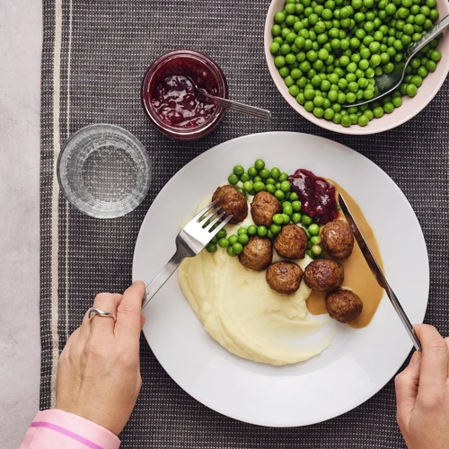 Тарелка ІКЕА IKEA 365+ белый 27 см (702.589.49): Форма круглая