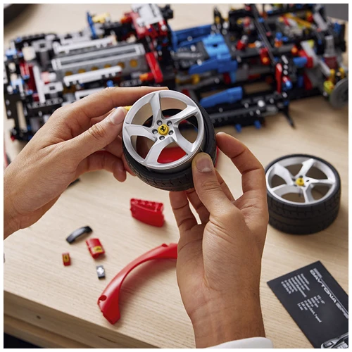 Конструктор LEGO Technic Ferrari Daytona SP3 (42143): Количество деталей, шт. 3778