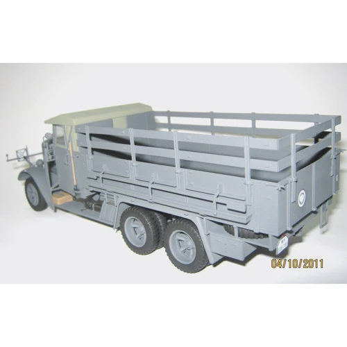 Німецький армійський вантажний автомобіль II МВ Henschel 33D1 WWII German army truck (ICM35466): Тип моделі вантажівка
