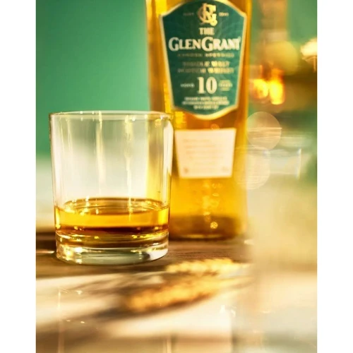 Віскі Glen Grant 10 років 40% 0.7 л (DDSAU1K082): Країна виробник Великобритания