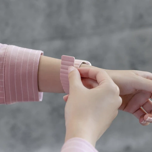 Аксесуар для Watch Switcheasy Skin Silicone Magnetic Watch Band Pink (MAW245078PK22) для Apple Watch 42/44/45/49mm фото 7