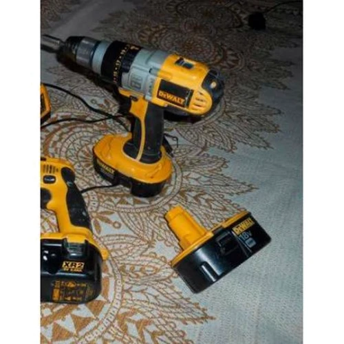Шуруповерт акумуляторний DeWalt DCD925B2: Кількість швидкостей роботи 3