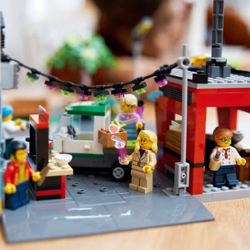 Конструктор LEGO City Центр города (60380) фото 6