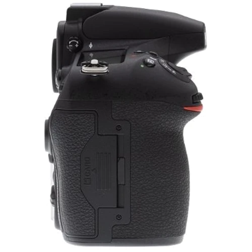 Nikon D810 Body: Розмір дисплея 3.2&quot;