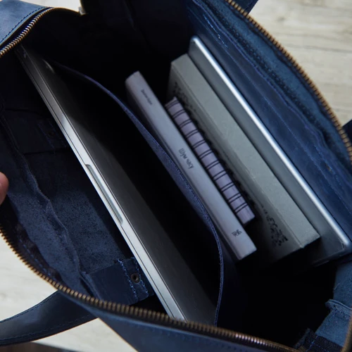INCARNE Handmade Leather Laptop bag Bruno Blue для MacBook 13-14": Матеріал Кожа