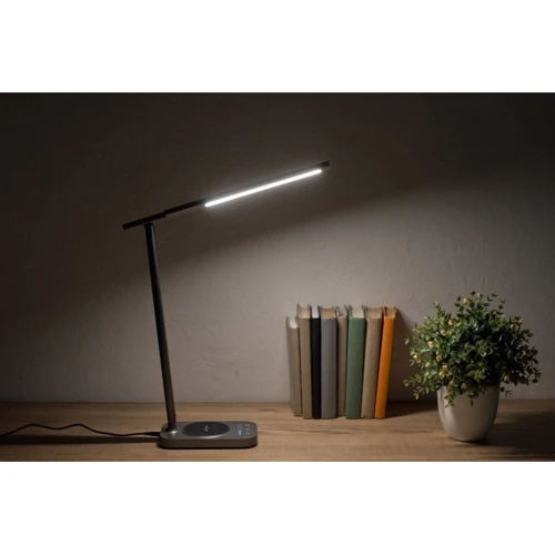 Настольная светодиодная лампа FunDesk LC2 с беспроводной зарядкой