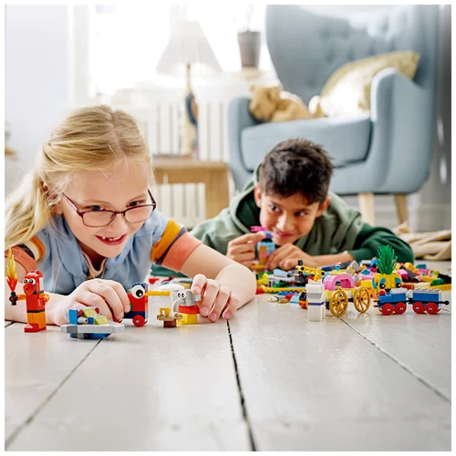 Конструктор LEGO Classic 90 лет игры (11021) фото 9