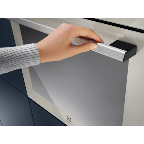 Духовой шкаф электрический Electrolux LOE7C31S: Гриль есть