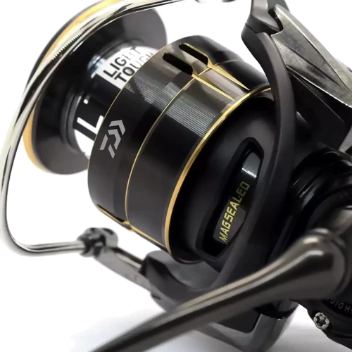 Катушка рыболовная Daiwa 20 Ballistic EX LT 2500D-XH: Назначение Фидерная