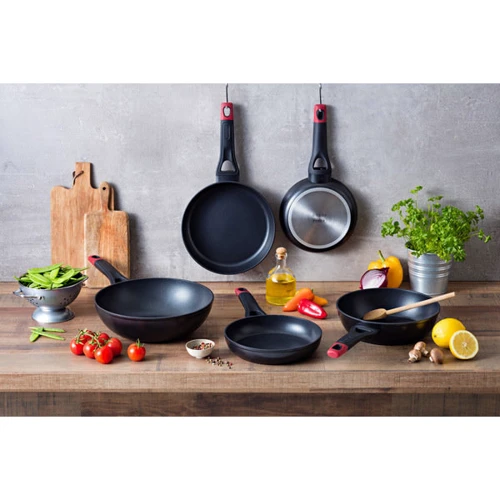 Pyrex Optima 22 см (OT22BF6): Материал корпуса кованый алюминий