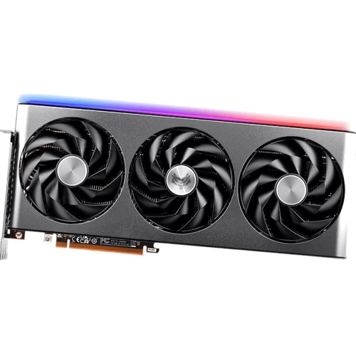 Видеокарта SAPPHIRE NITRO+ AMD Radeon RX 7800 XT 16GB (11330-01-20G): Форм-фактор Стандартная