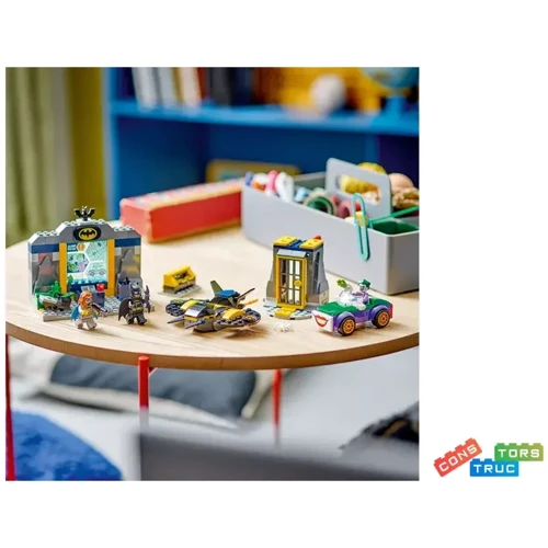 Конструктор LEGO Super Heroes Пещера Бэтмена с Бэтменом Бэтгёрл и Джокером (76272): Рекомендуемый возраст от 4 лет