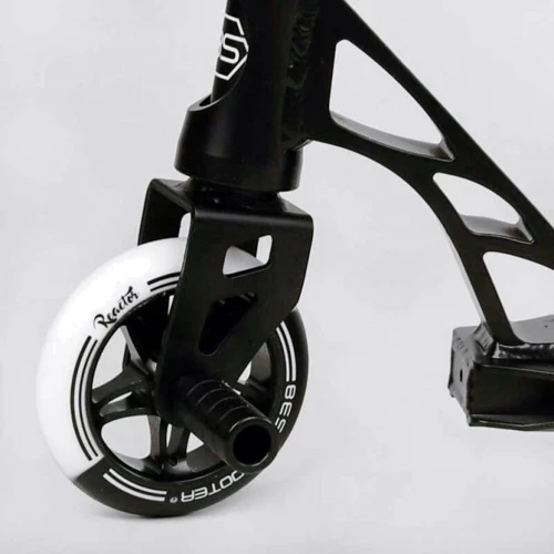 Самокат трюковий Best Scooter Reactor чорний (RC-44436): Конструкція рами цільна