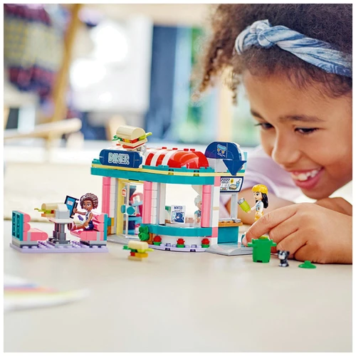 LEGO Friends Ресторанчик у центрі Хартлейк Сіті (41728) фото 7