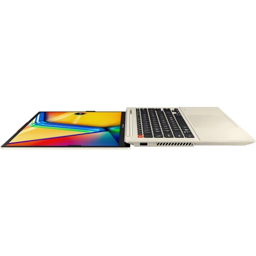 Ноутбук ASUS VivoBook S 14 (K5404VA-M9032W): Тип экрана глянец